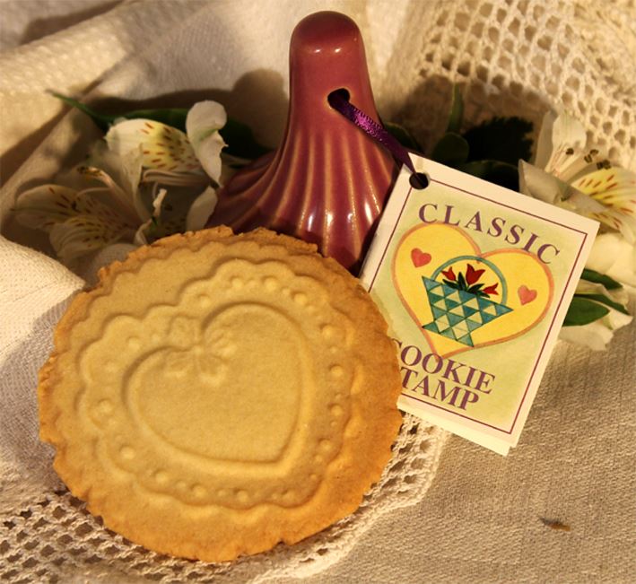 Scalloped Heart Stamp 1