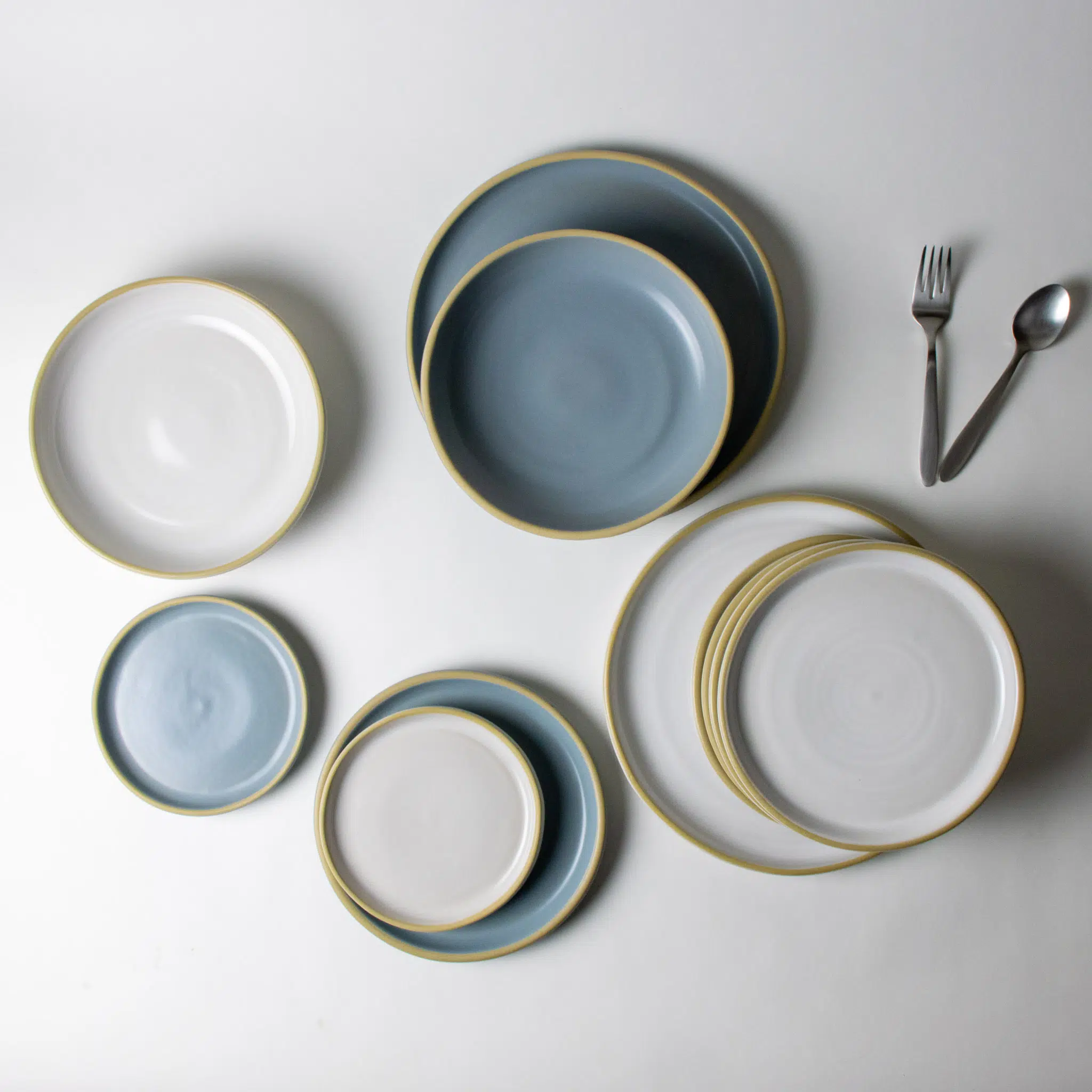 Brookline Dinner set for Four with Utensils