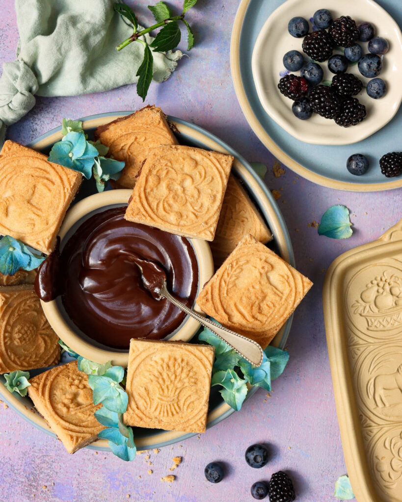 Shortbread and Tea Fall 2 Peanut Butter Shortbread With Chocolate Dip