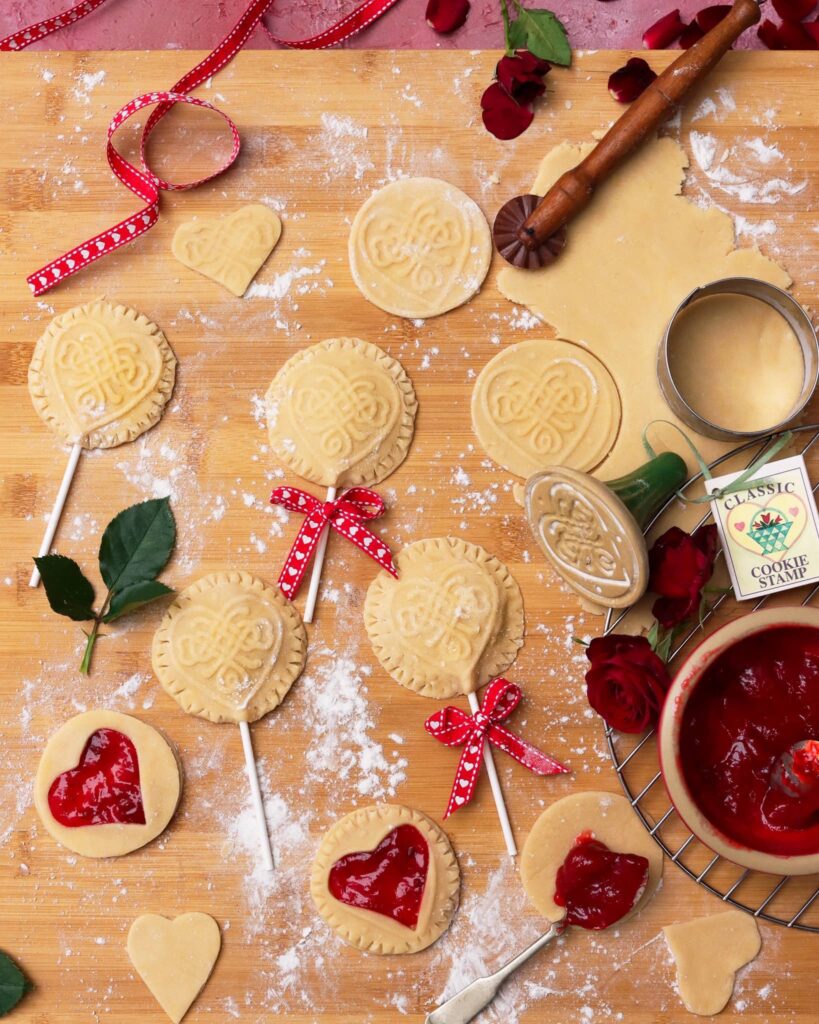 Shortbread and Tea Fall Valentines Day Pie Pops Celtic Heart Cookie 3