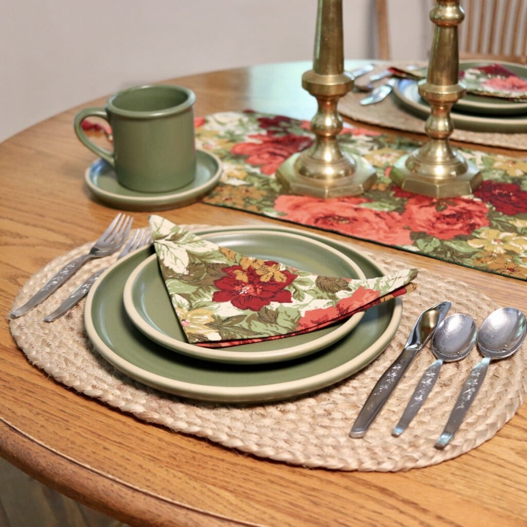 Moss Brookline Dinnerware Place Setting 5 Brookline Dinnerware in Moss