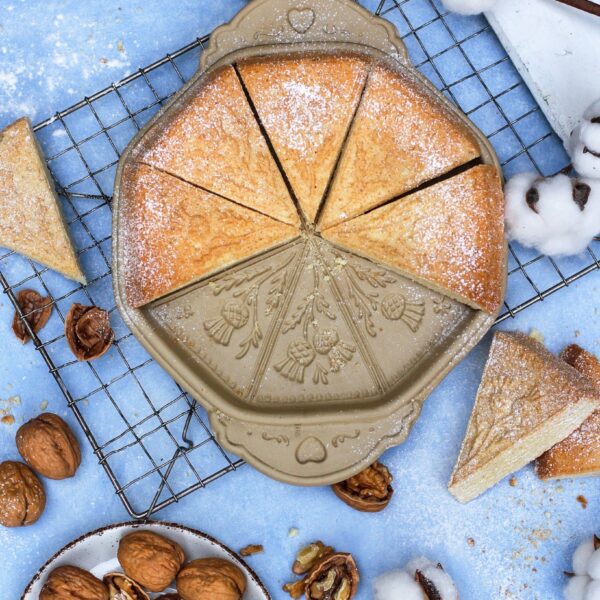 Stoneware Ceramic Shortbread pan with Shortbread cookies
