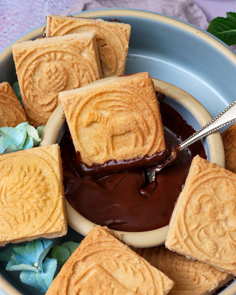 Shortbread and Tea Fall Peanut Butter Shortbread With Chocolate Dip